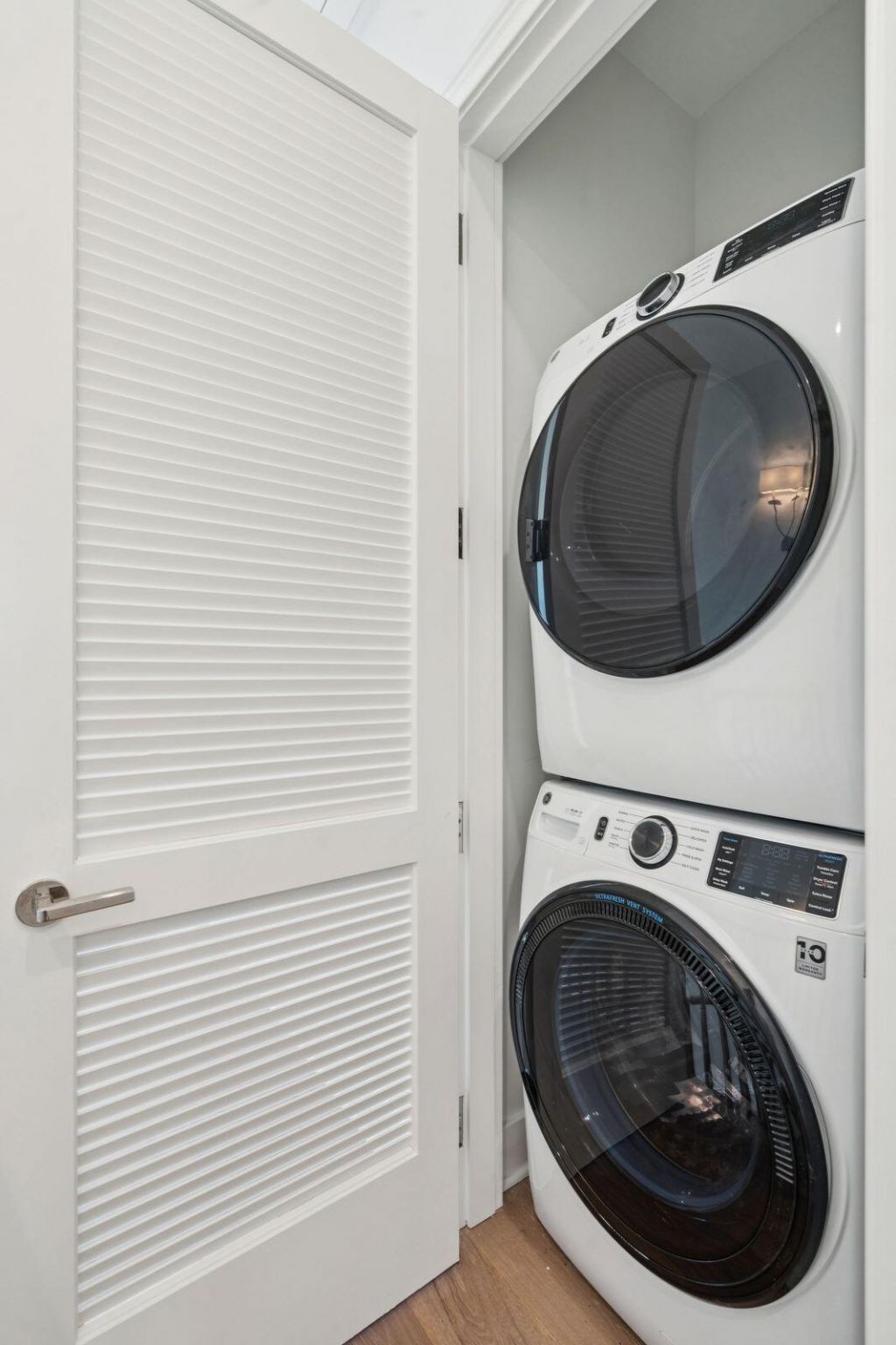 342 Broad Street Photo 13