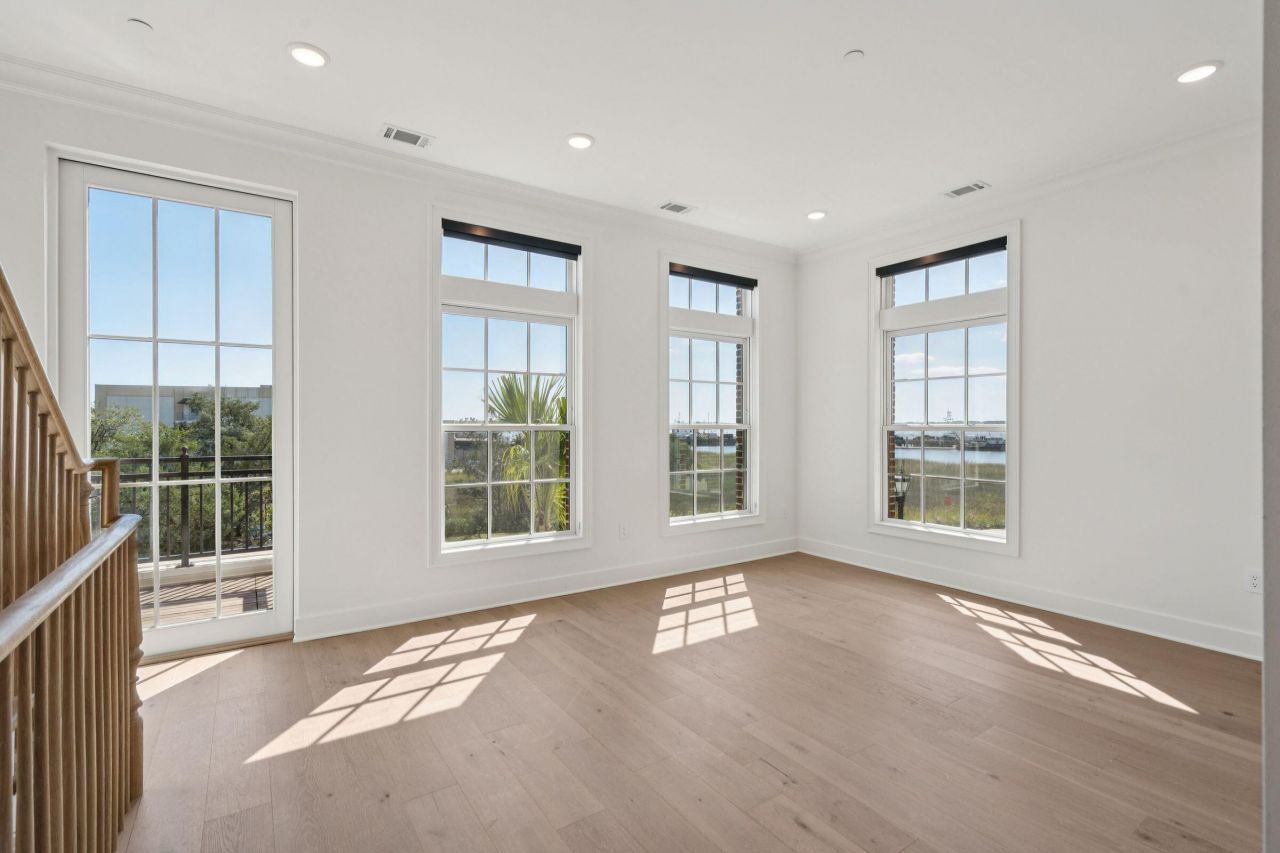 342 Broad Street Photo 14