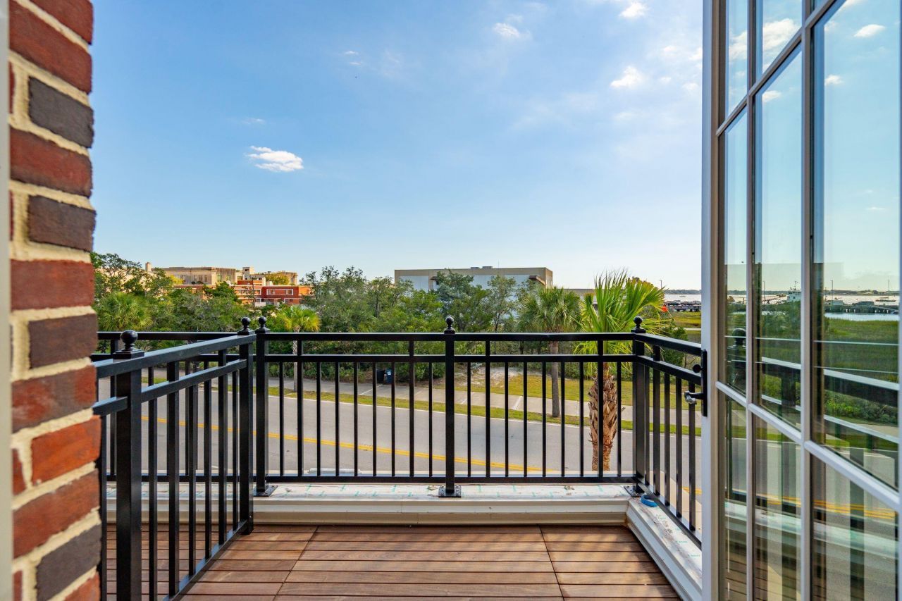 342 Broad Street Photo 16