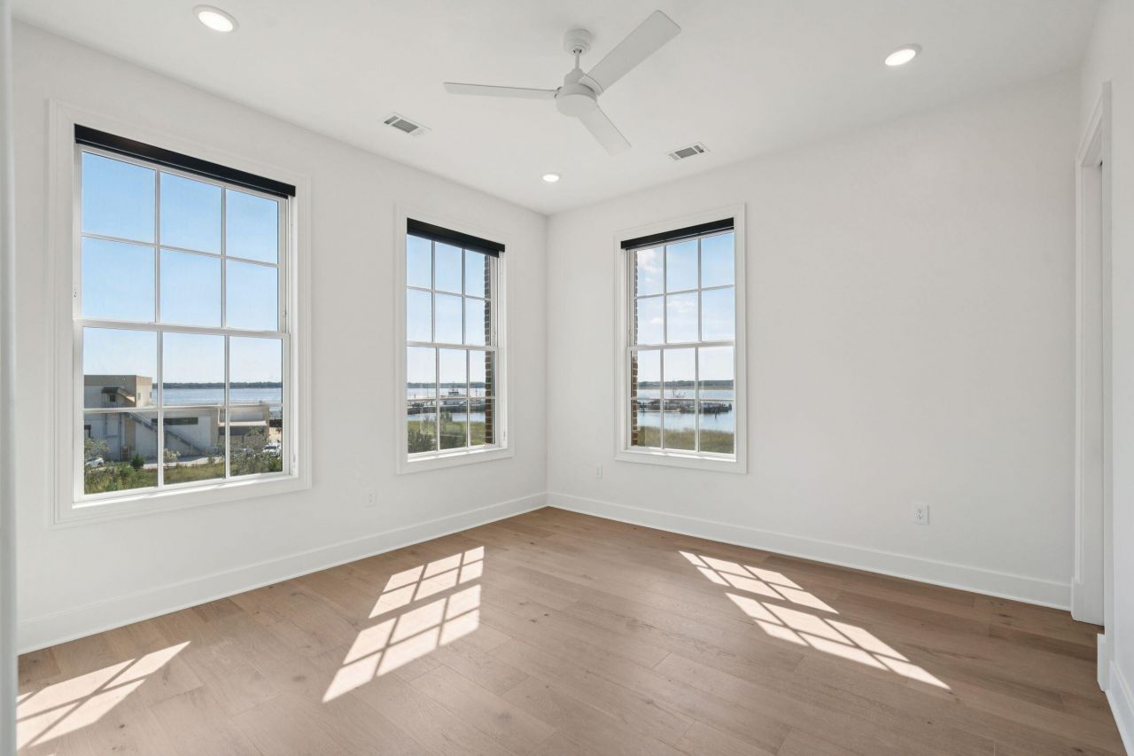 342 Broad Street Photo 17