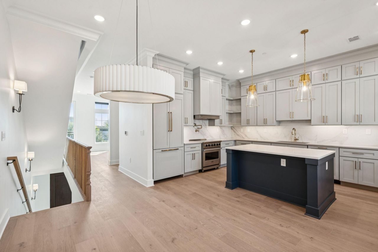 342 Broad Street Photo 4