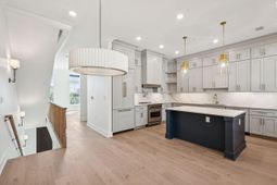 342 Broad Street photo 4