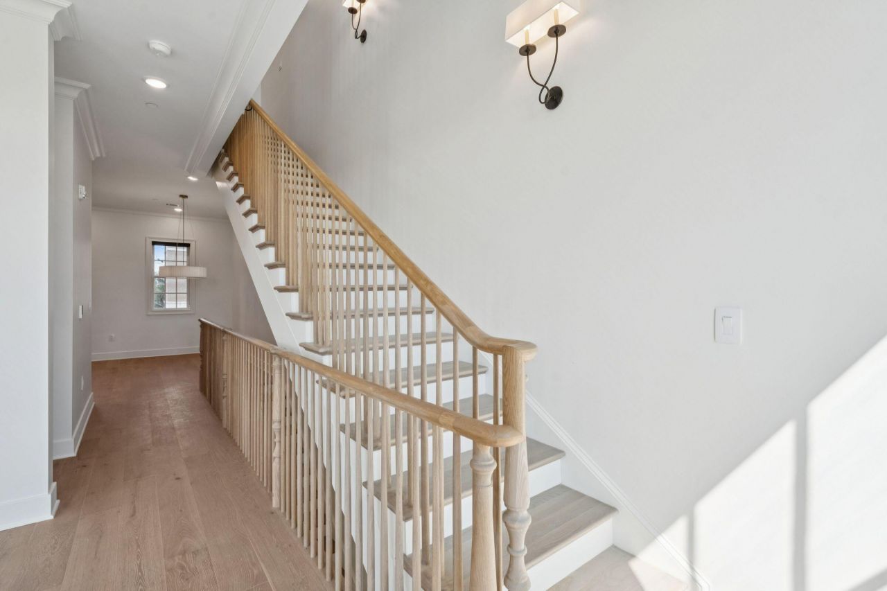 342 Broad Street Photo 7