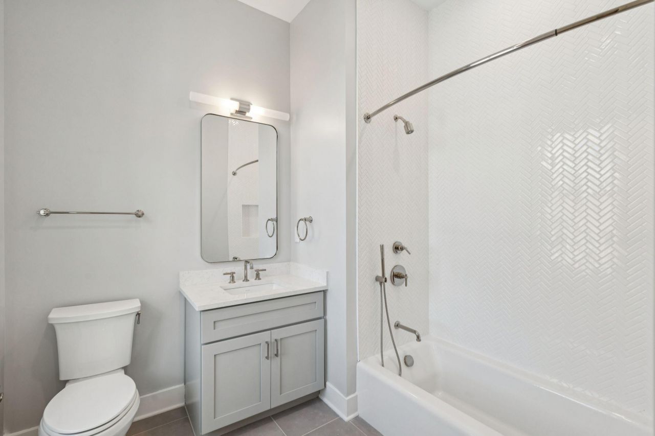 342 Broad Street Photo 9