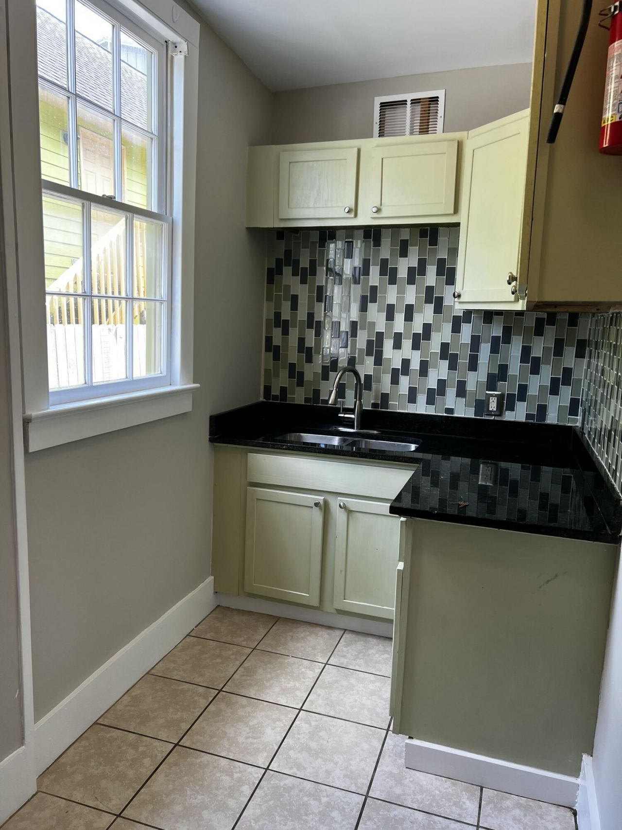 319 Ashley Avenue Photo 4