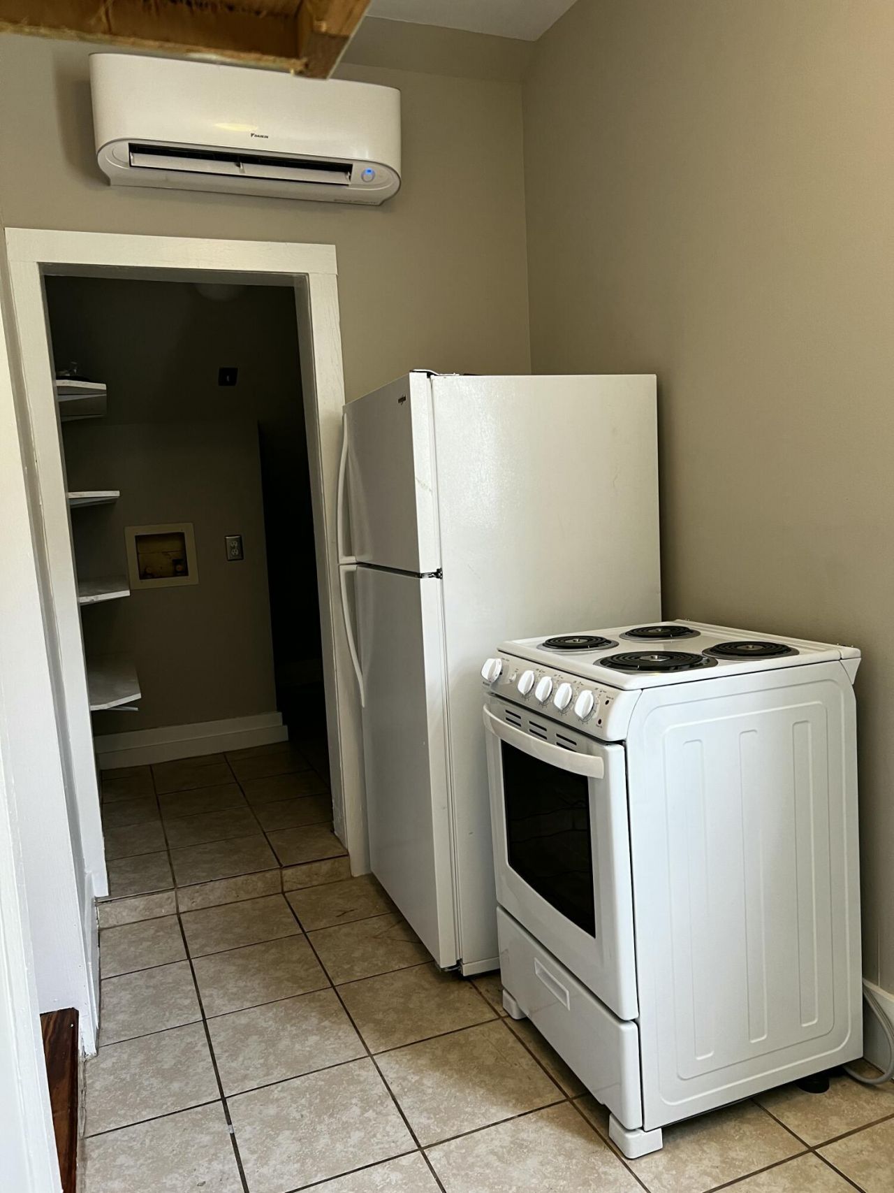 319 Ashley Avenue Photo 5