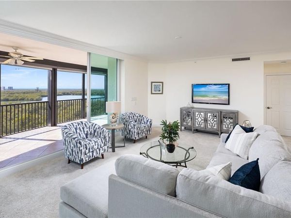 425 Cove Tower DR, Unit 701, NAPLES, FL 34110