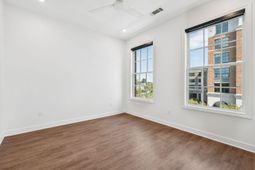 1 Barre Street photo 4