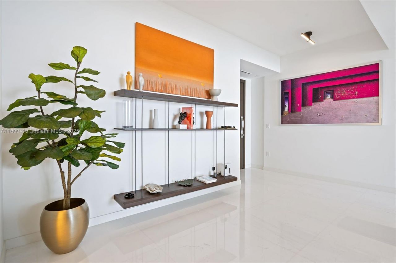 300 Biscayne Blvd Way, Unit 4909W, Miami, FL 33131 Photo