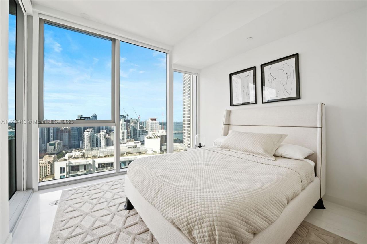 300 Biscayne Blvd Way, Unit 4909W, Miami, FL 33131 Photo