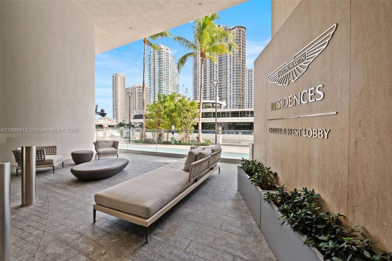 300 Biscayne Blvd Way, Unit 4909W, Miami, FL 33131 Photo
