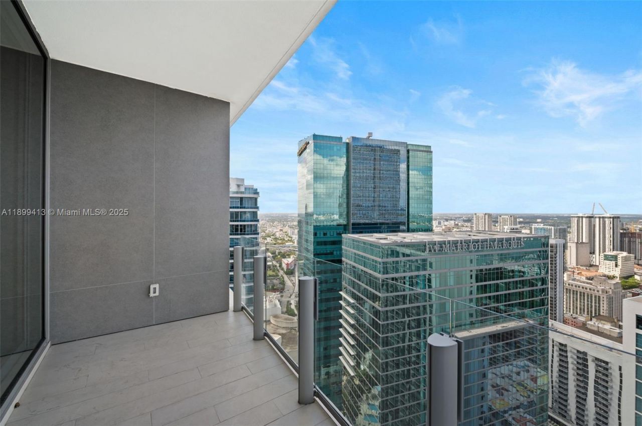 300 Biscayne Blvd Way, Unit 4909W, Miami, FL 33131 Photo