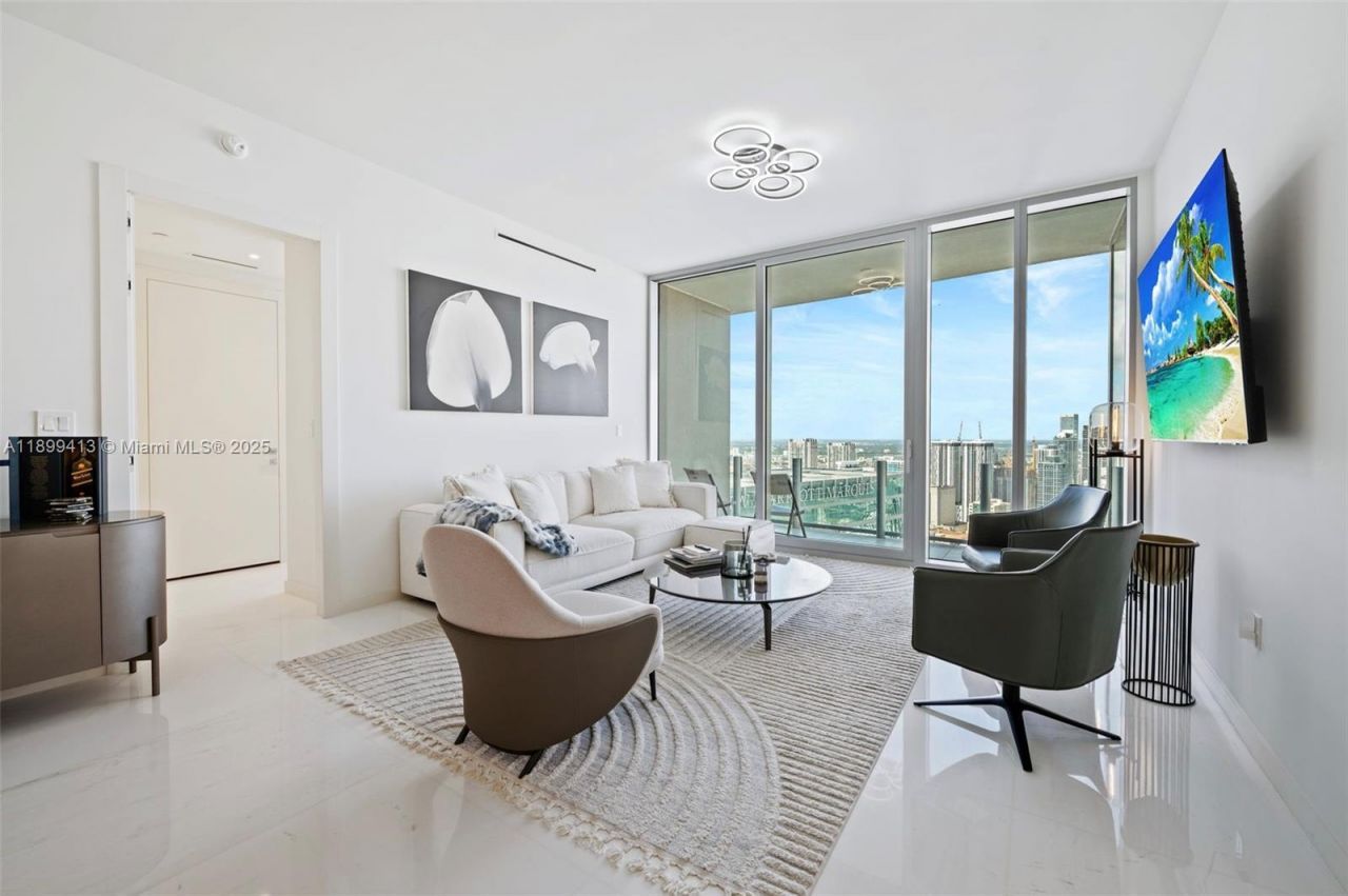 300 Biscayne Blvd Way, Unit 4909W, Miami, FL 33131 Photo