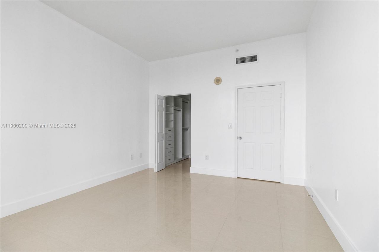 1155 Brickell Bay Dr, Unit PH202, Miami, FL 33131 Photo