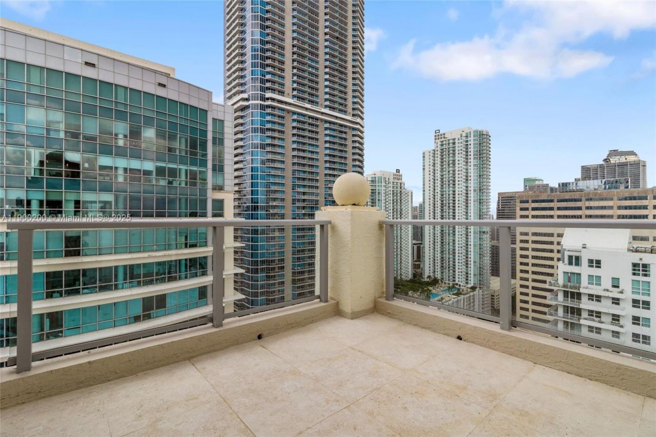 1155 Brickell Bay Dr, Unit PH202, Miami, FL 33131 Photo