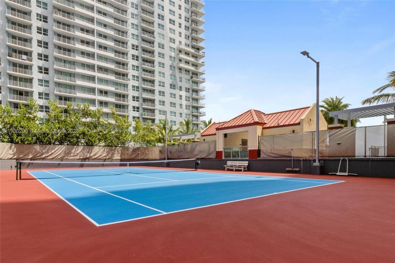 1155 Brickell Bay Dr, Unit PH202, Miami, FL 33131 Photo