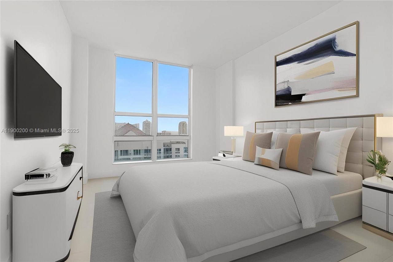 1155 Brickell Bay Dr, Unit PH202, Miami, FL 33131 Photo