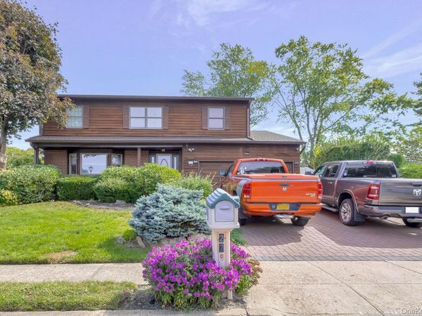 27 Bruno Lane, Dix Hills, NY 11746