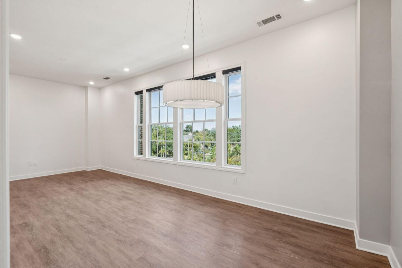 1 Barre Street Photo 17