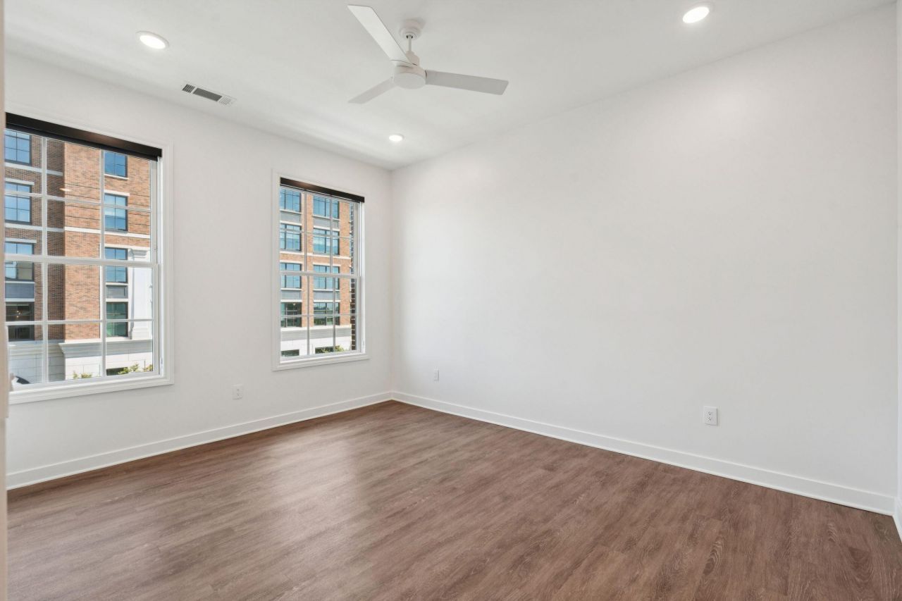 1 Barre Street Photo 20