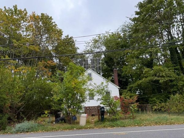 1599 3rd Street, West Babylon, NY 11704