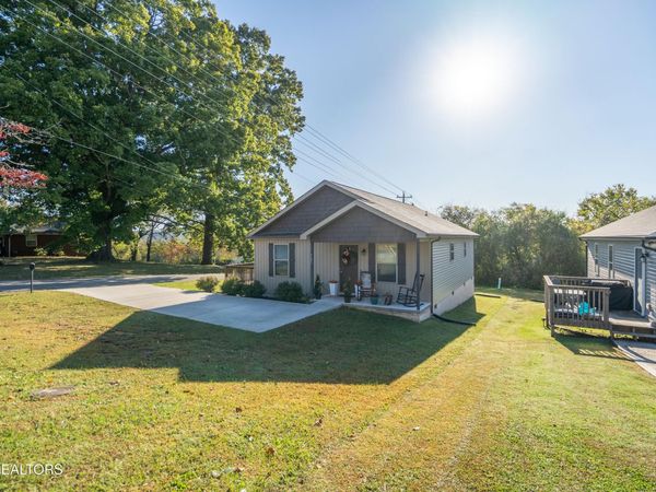 925 Loy St, Clinton, TN 37716