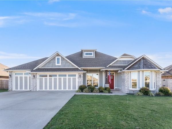 210 Adams Street, Pea Ridge, AR 72751