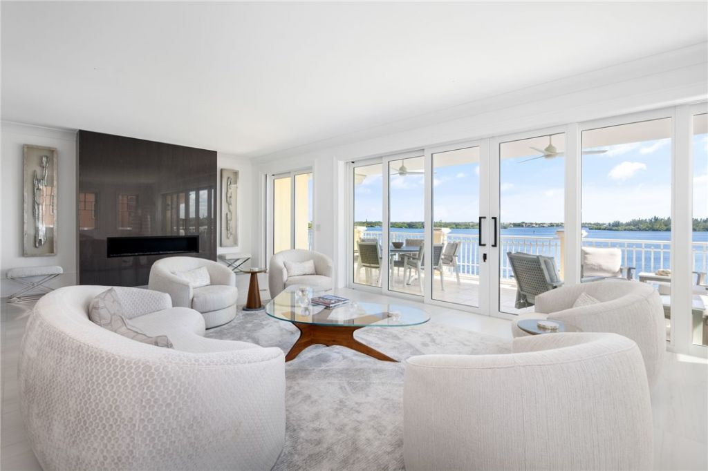 7 Royal Palm Point, Unit PHW, Vero Beach, FL 32960 Photo