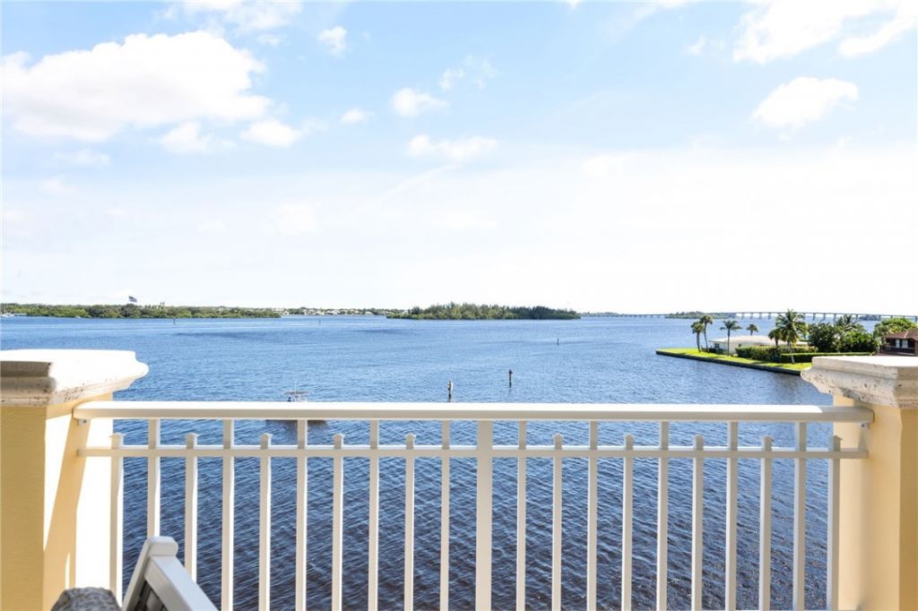 7 Royal Palm Point, Unit PHW, Vero Beach, FL 32960 Photo