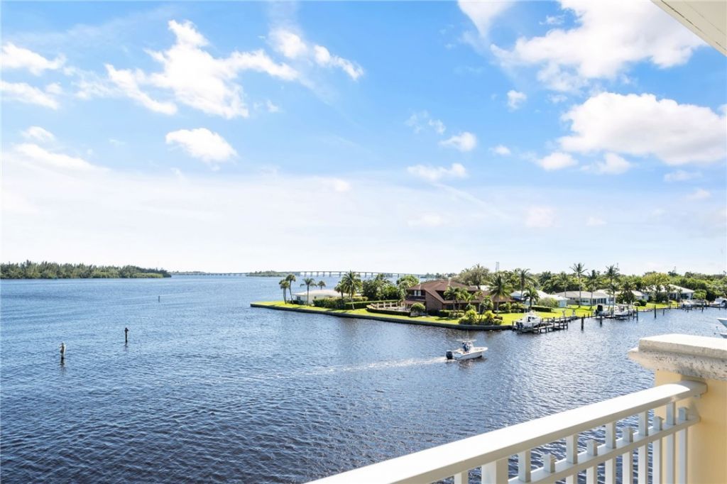 7 Royal Palm Point, Unit PHW, Vero Beach, FL 32960 Photo
