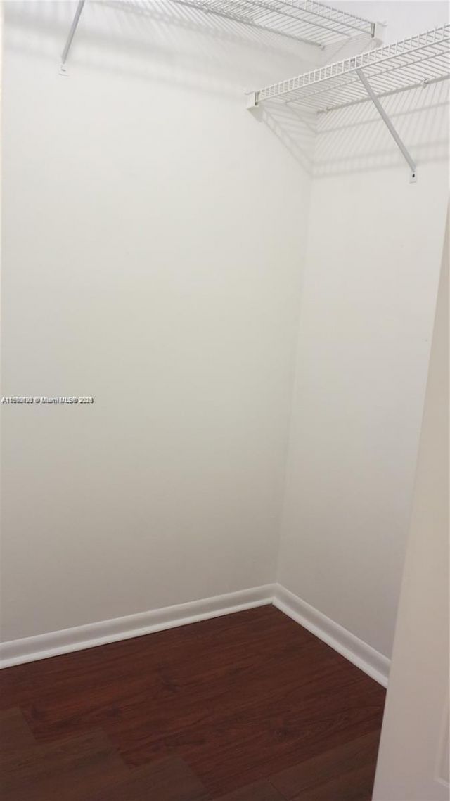 350 Lakeview Dr, Unit 201, Weston, FL 33326 Photo