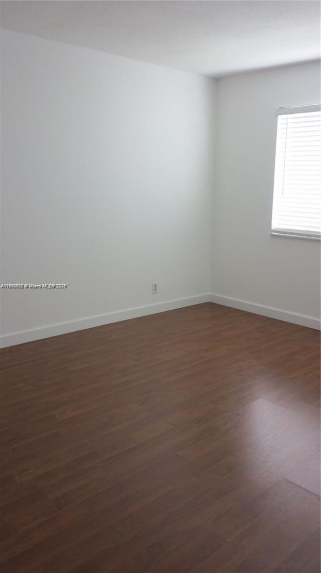 350 Lakeview Dr, Unit 201, Weston, FL 33326 Photo