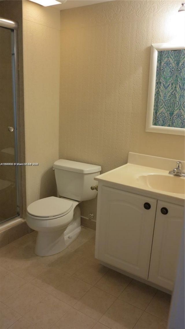 350 Lakeview Dr, Unit 201, Weston, FL 33326 Photo