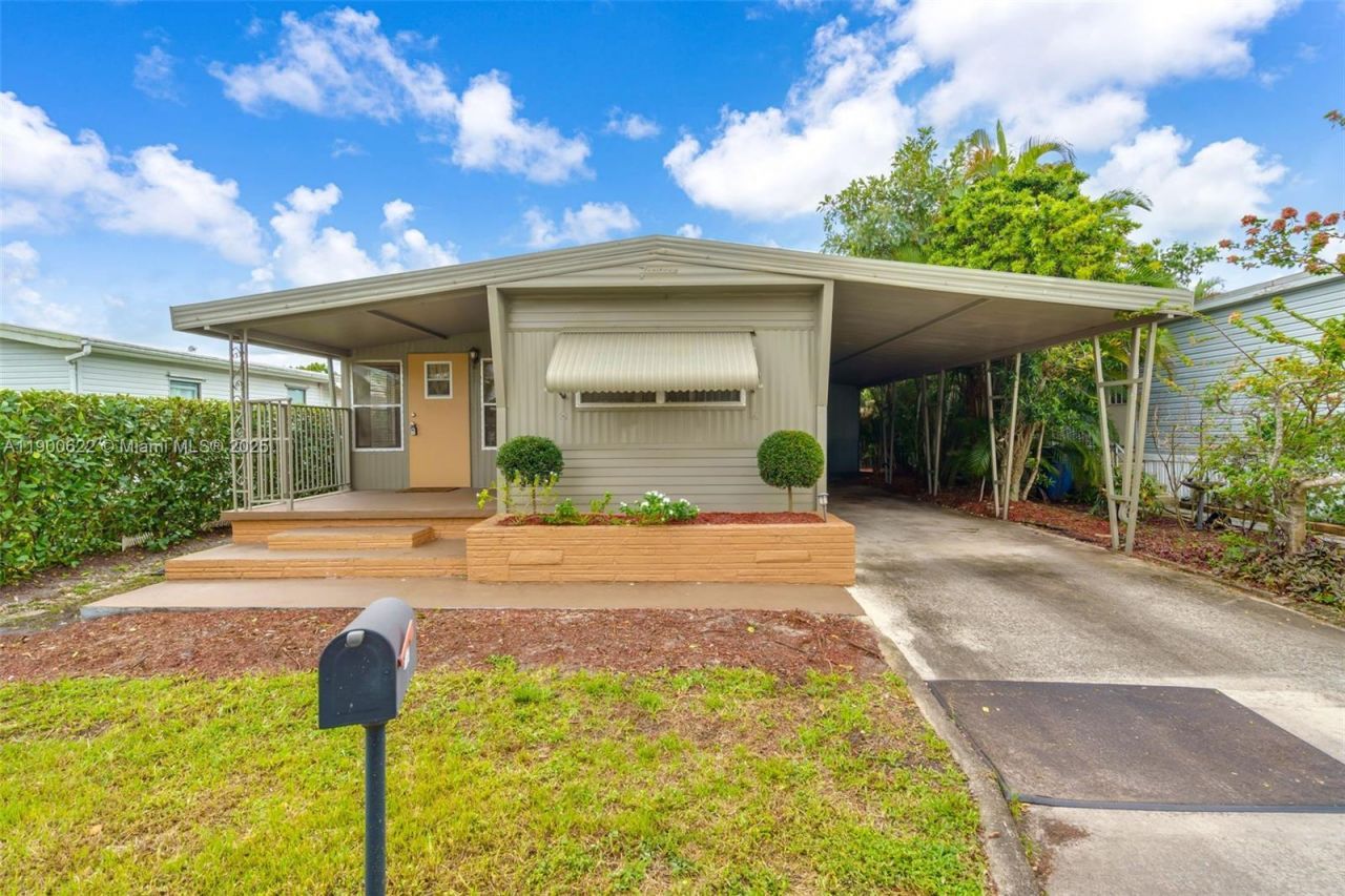 8360 SW 21st St, Davie, FL 33324 Photo