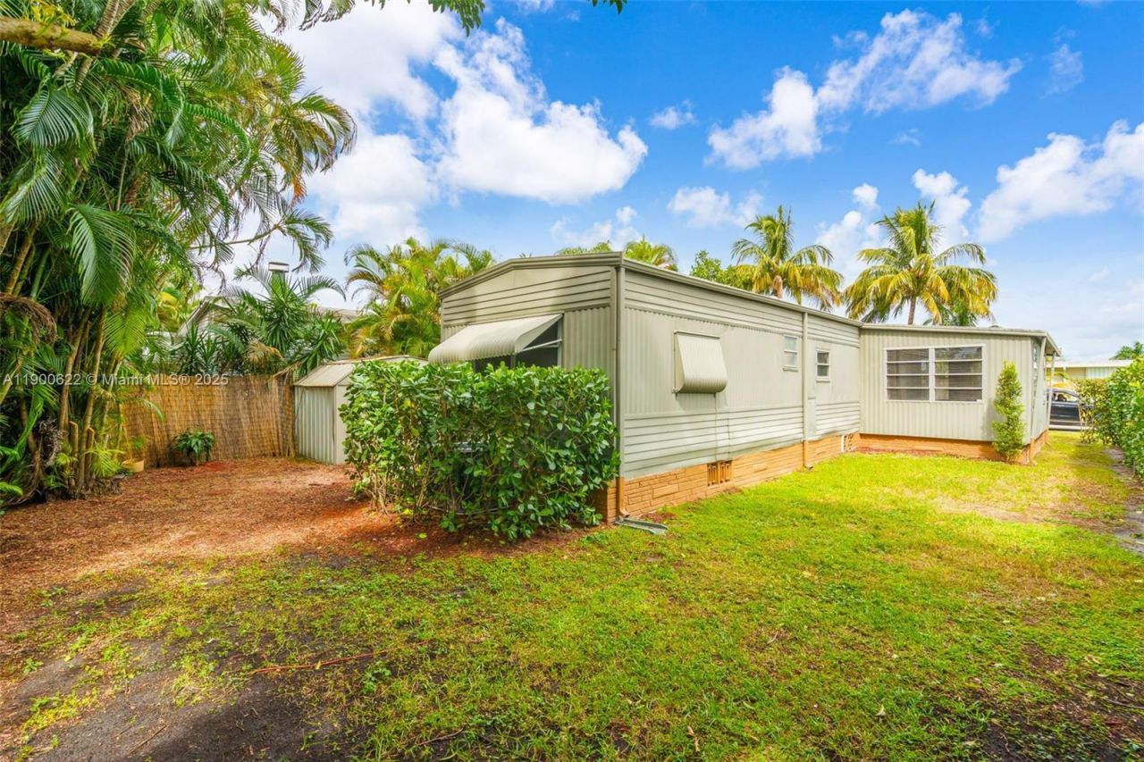 8360 SW 21st St, Davie, FL 33324 Photo