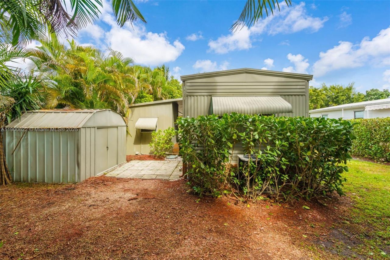 8360 SW 21st St, Davie, FL 33324 Photo