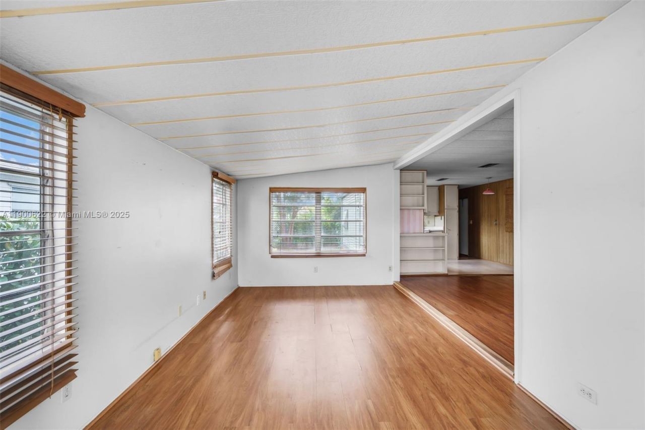 8360 SW 21st St, Davie, FL 33324 Photo