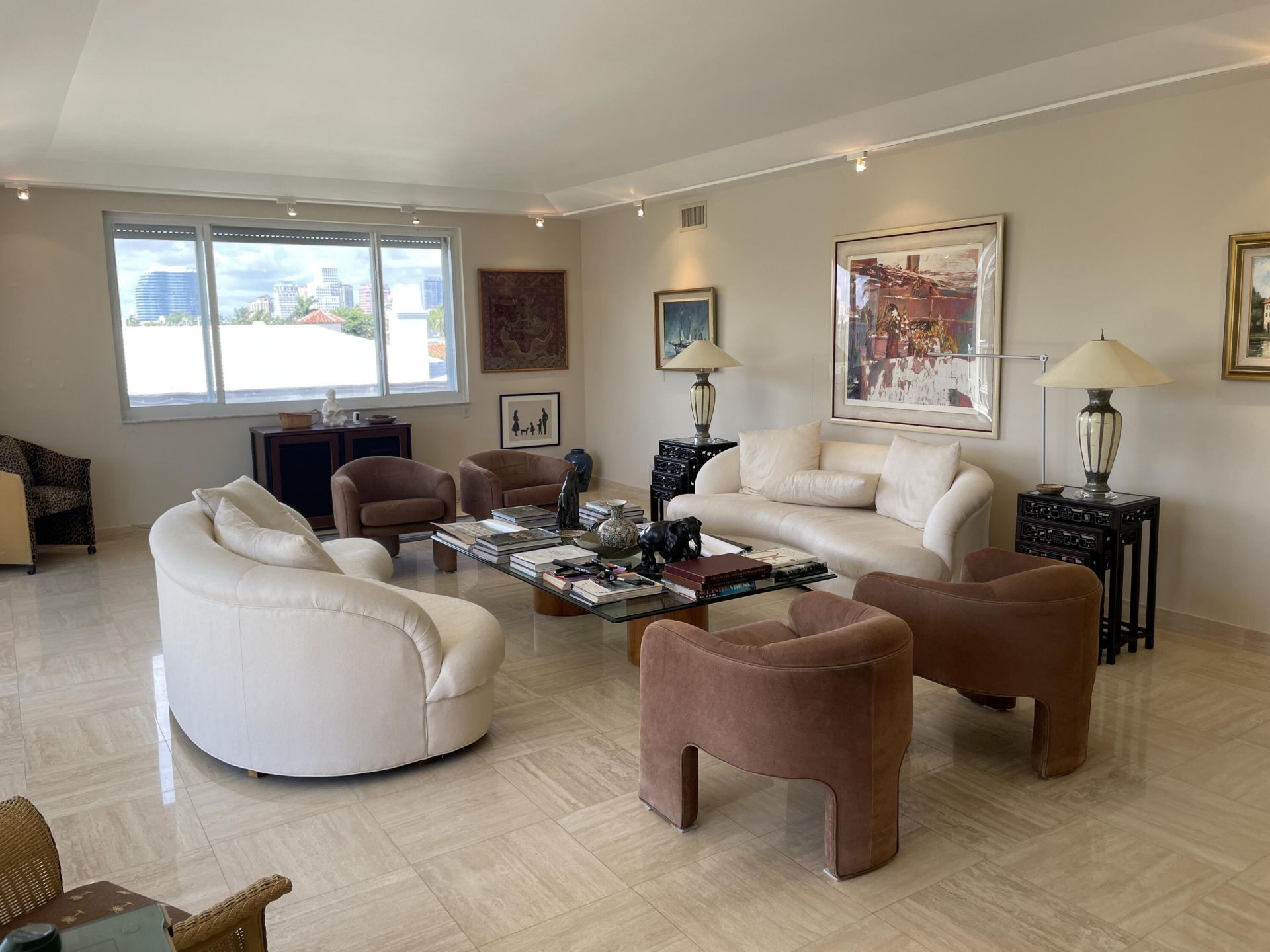 145 Peruvian Avenue, Unit 301, Palm Beach, FL 33480 Photo