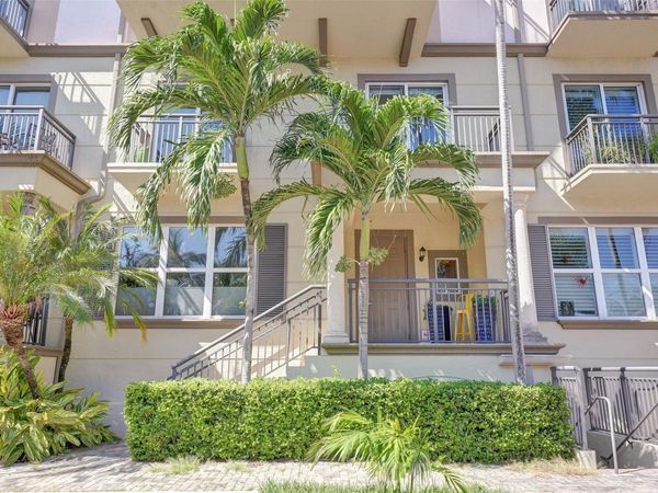 2601 NE 14th Ave, Unit 104, Wilton Manors, FL 33334