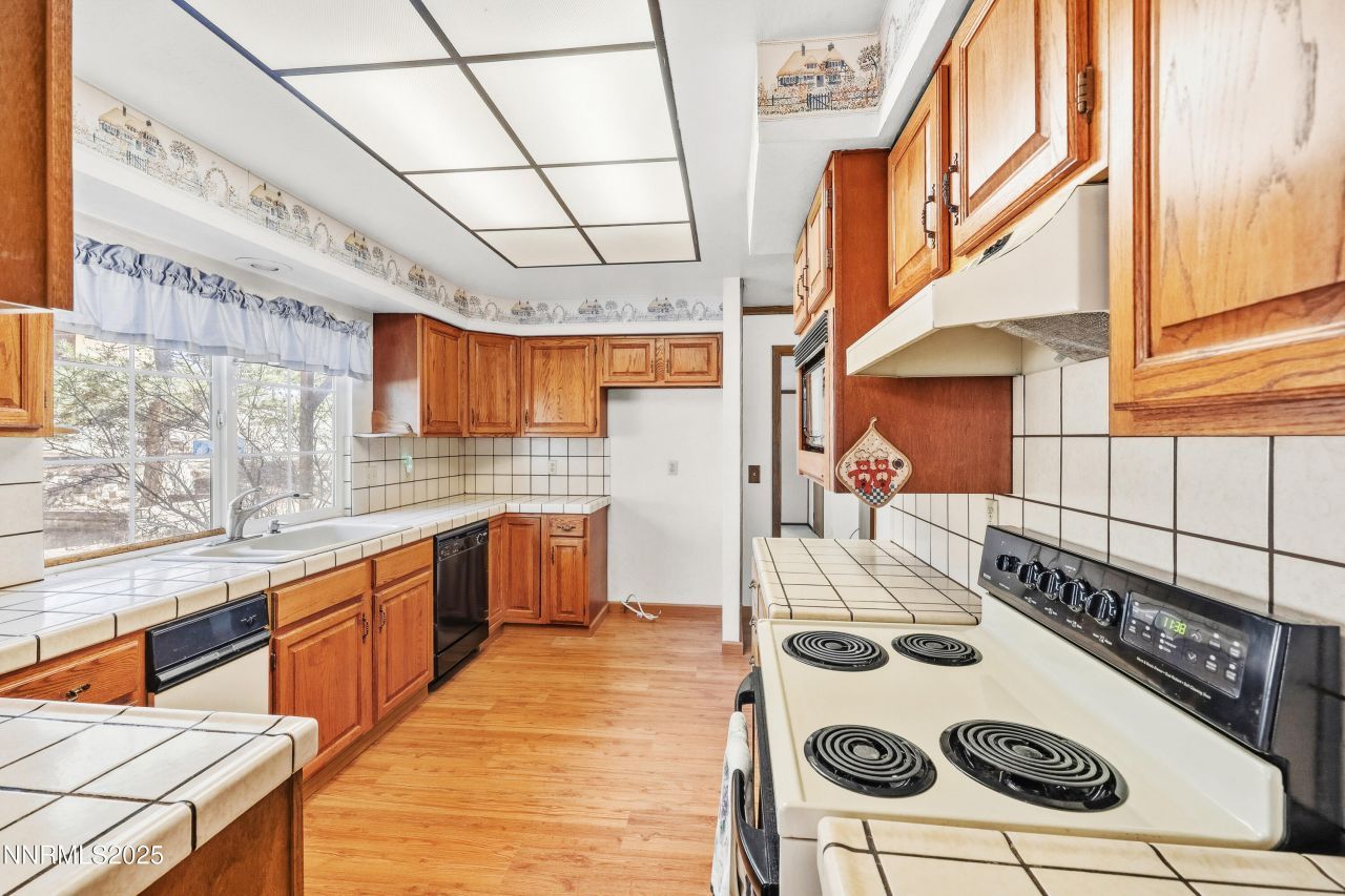 5895 Gentry Lane, Carson City, NV 89701 Photo