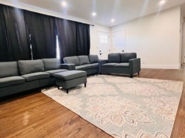 275 Valley Rd, Clark, NJ 07066