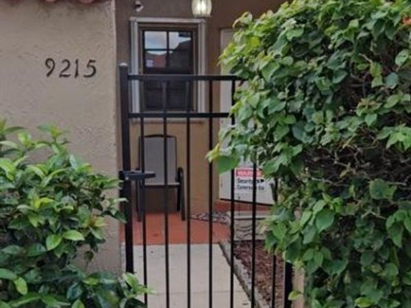 9215 W Sunrise Boulevard, Plantation, FL 33322