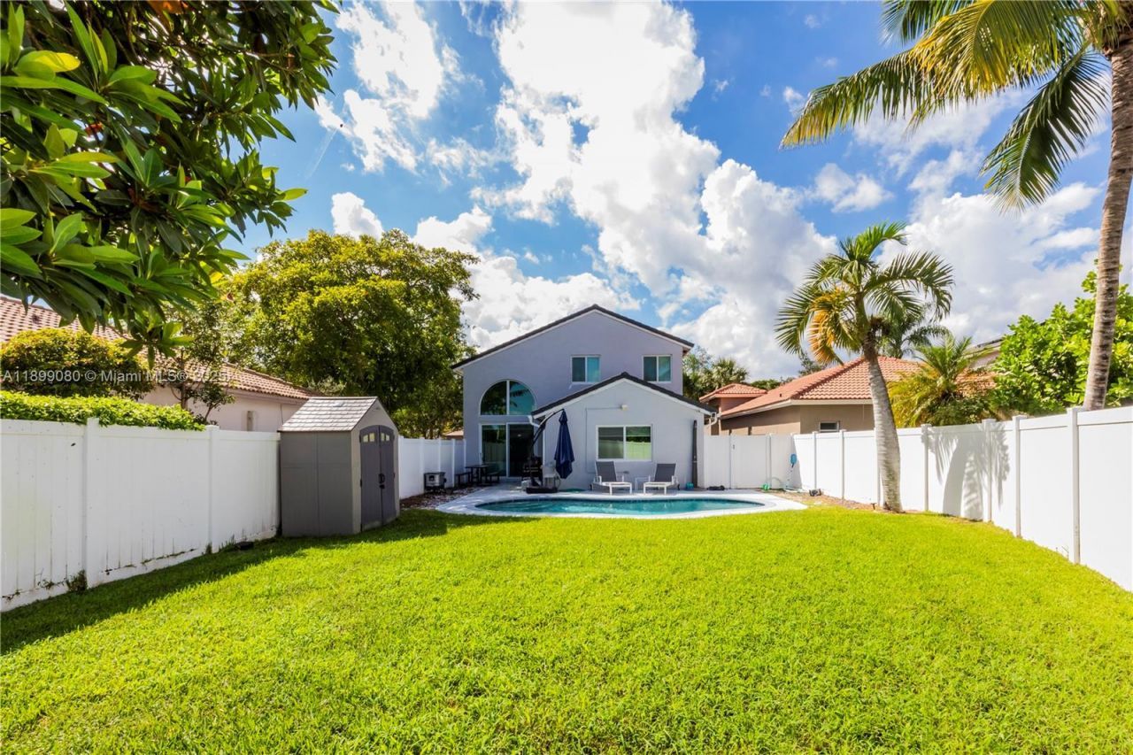 4156 Sapphire Ter, Weston, FL 33331 Photo