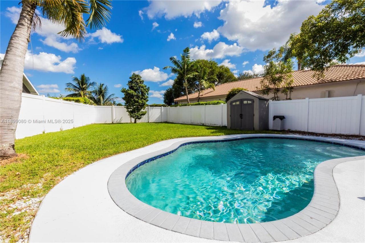 4156 Sapphire Ter, Weston, FL 33331 Photo