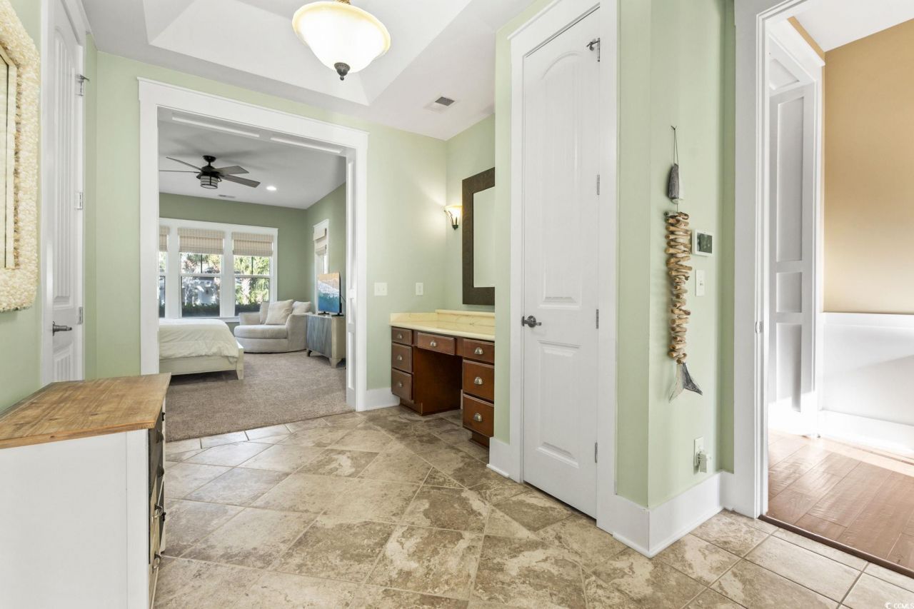 494 Banyan Place Photo 15