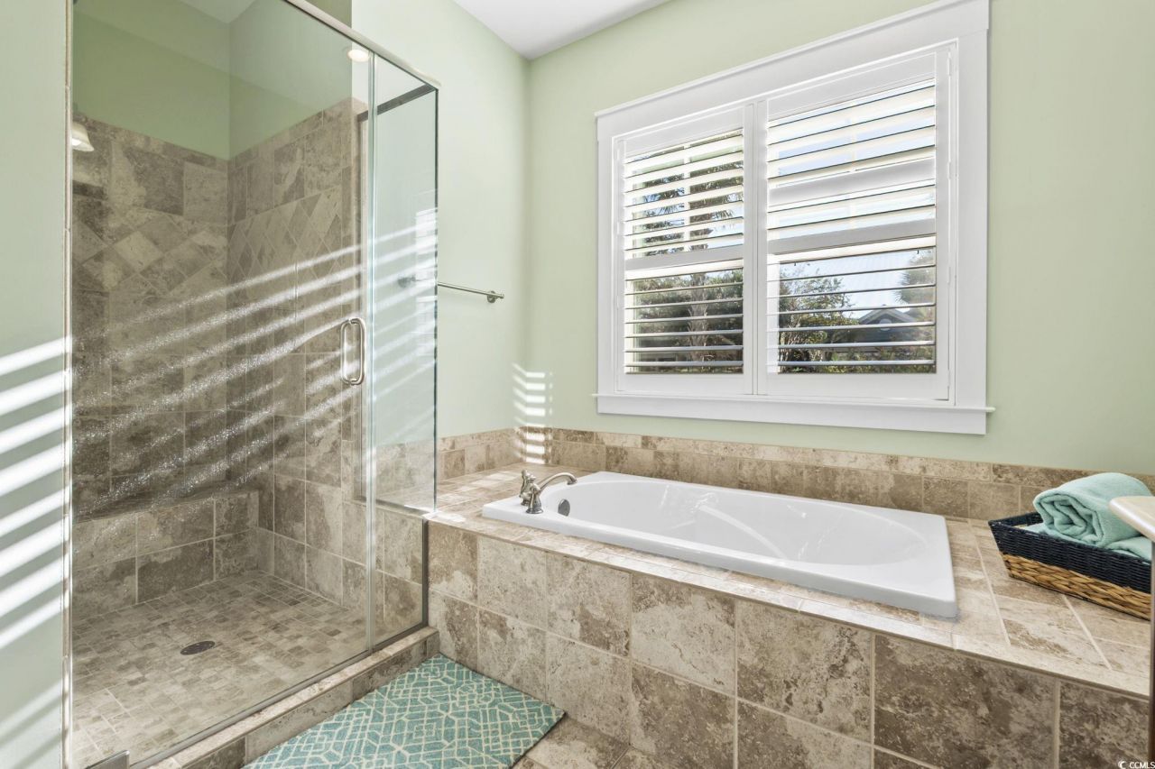 494 Banyan Place Photo 17