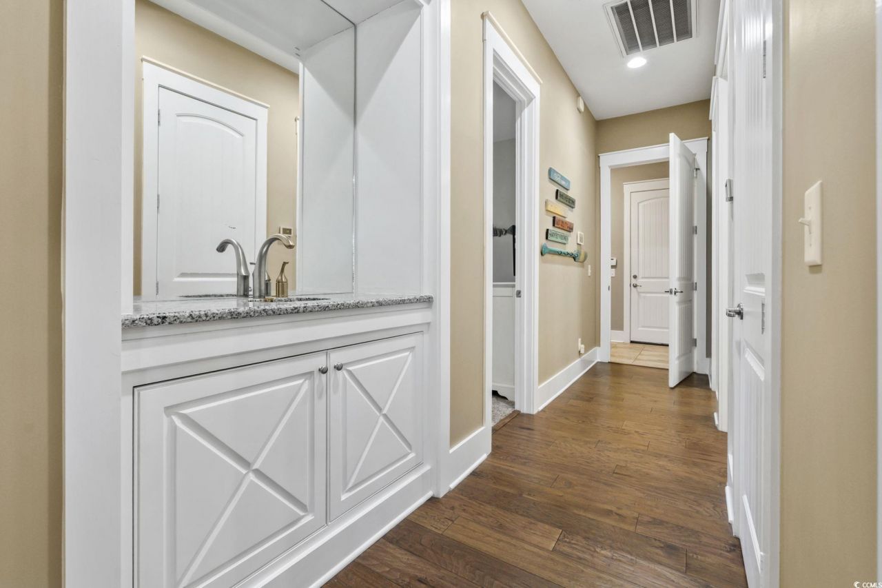 494 Banyan Place Photo 19