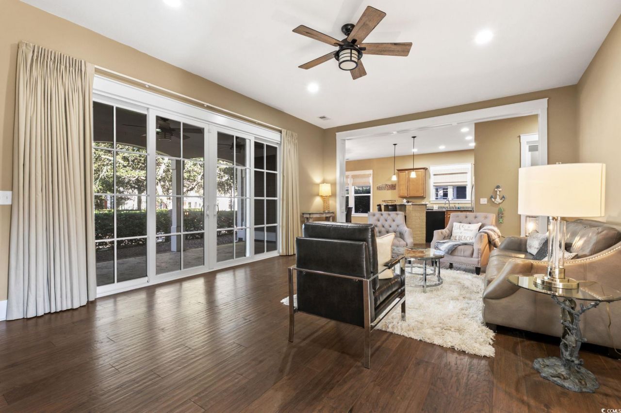 494 Banyan Place Photo 5