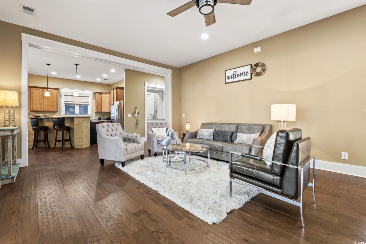 494 Banyan Place Photo 7