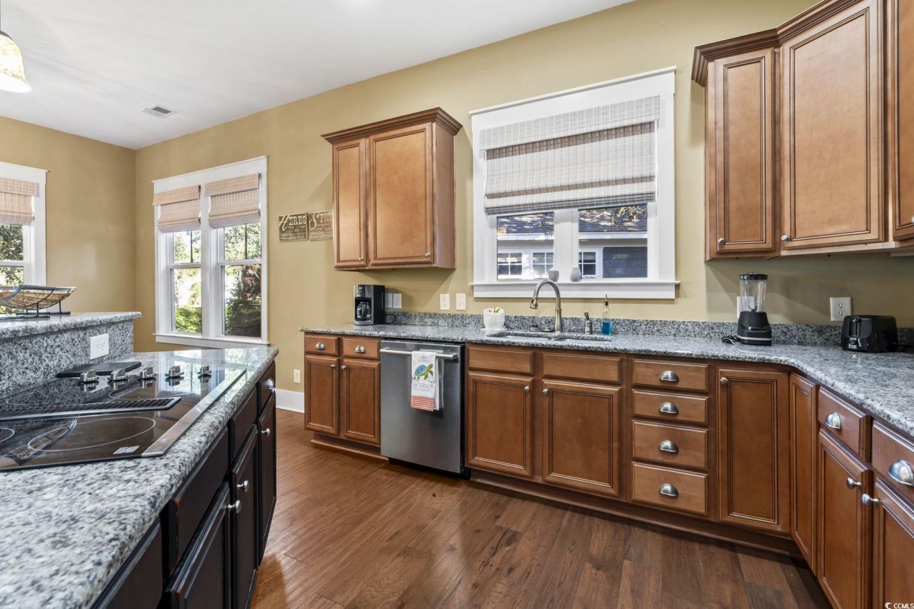 494 Banyan Place Photo 9